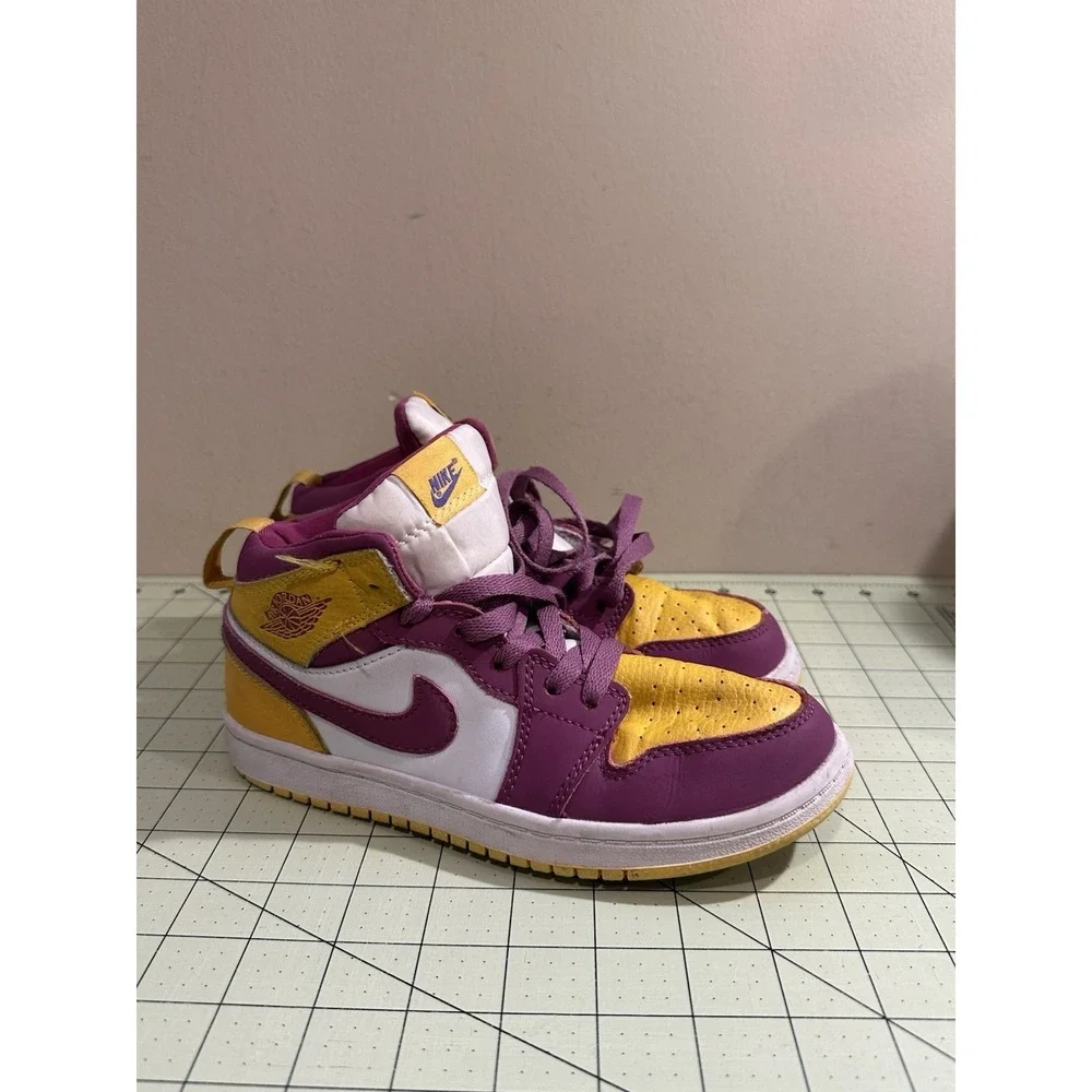 Jordan 1 Retro High OG Brotherhood Size 2.5y‎